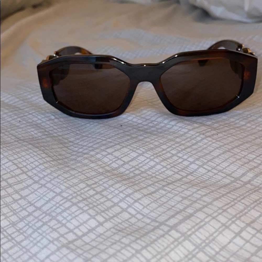 Versace sunglasses 😎😍 - Picture 5 of 5